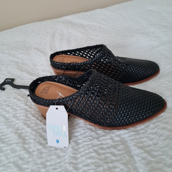 TIME AND TRU WOVEN MULES BLACK/BROWN SIZE 9 - Picture 3 of 7